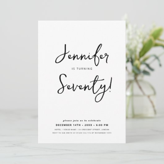Modern Minimal 70th Birthday Script Zwart & Wit Kaart (Staand voorkant)