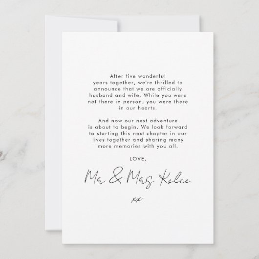 Modern Minimal Just Married Photo Announcement Kaart (Achterkant)