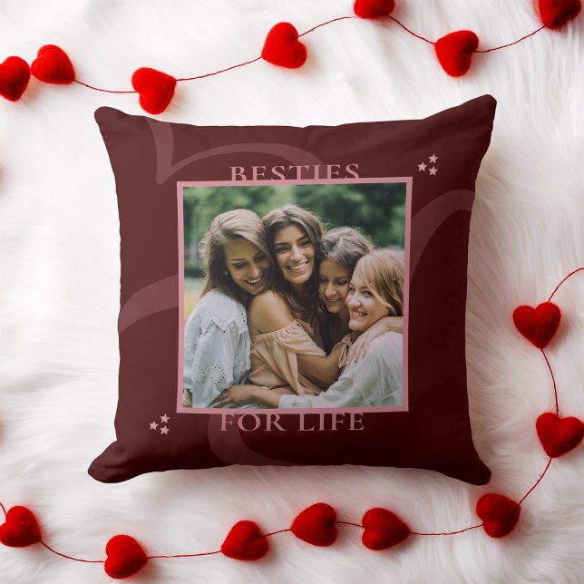 Modern Minimal Maroon Chic Typography Galentine's Kussen (Creator heeft geüpload)