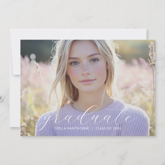 Modern Minimalist Script Photo Graduation Aankondiging (Voorkant)