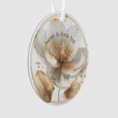 Modern Minimalist White and Gold Wedding Ornament (voorkant)