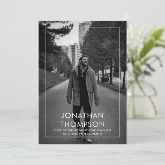 Modern minimalistisch Afstuderen zwart fotowit Aankondiging (Staand voorkant)