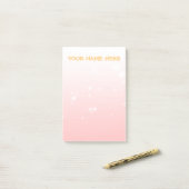 Modern minimalistisch lichtroze bundel post-it® notes (Op bureau)