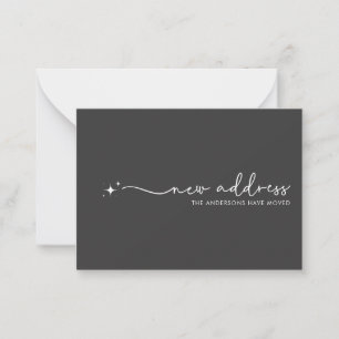 Modern minimalistisch nieuw adres handgeschreven s notitiekaartje