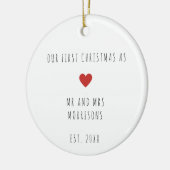 Modern minimalistisch Onze eerste Mr & Mrs Christm Keramisch Ornament (Links)