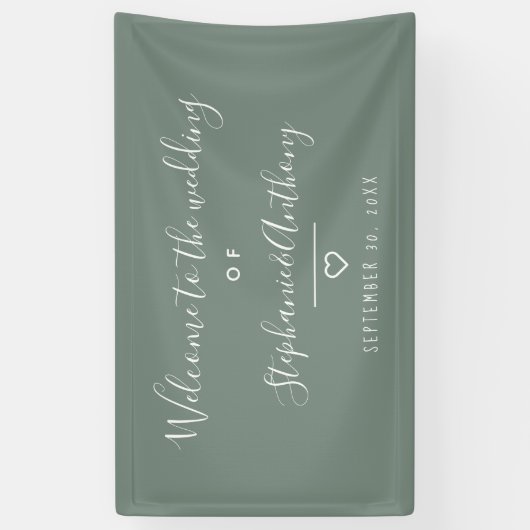 Modern minimalistisch Sage Green Heart Wedding Spandoek (Verticaal)