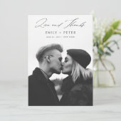 Modern minimalistisch script 2 foto bruiloft bedankkaart (Staand voorkant)
