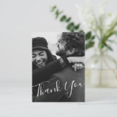 Modern minimalistisch script Aangepaste foto-bruil Briefkaart (Staand voorkant)