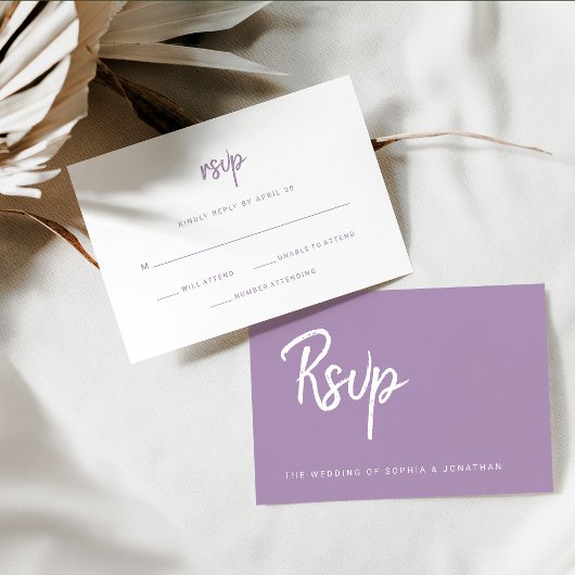 Modern minimalistisch script lavendel | Bruiloft RSVP Kaartje