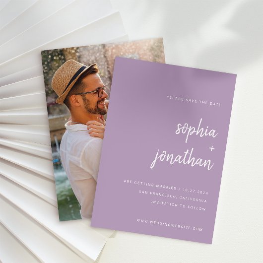Modern minimalistisch script lavendel | Foto Terug Save The Date