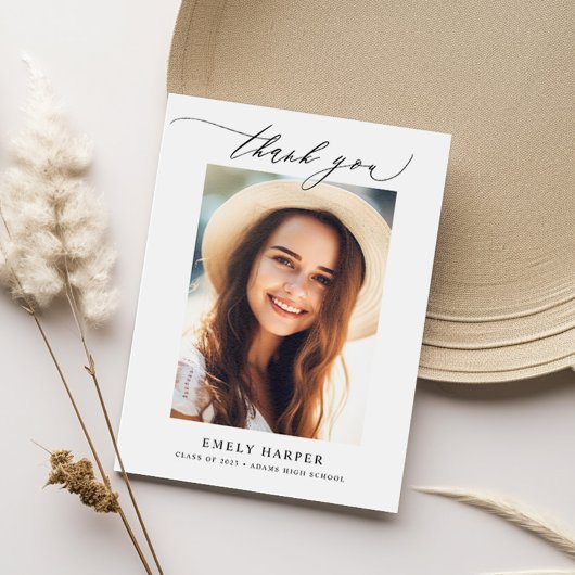 Modern minimalistisch script twee foto-Afstuderen Bedankkaart
