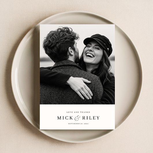 Modern minimalistisch simpel fotohuwelijk bedankkaart