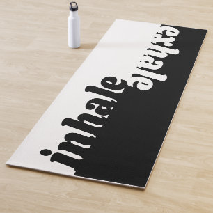 Modern minimalistisch zwart wit citaat yogamat