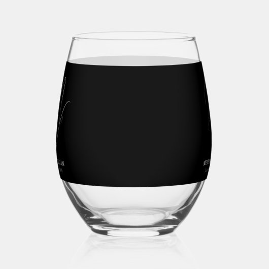 Modern Monogram Elegant Script Zwart Wit Bruiloft Wijnglas Zonder Voet (Links)