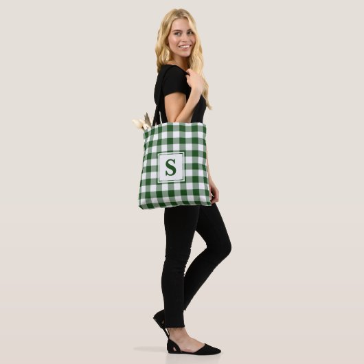 Modern Monogram Green en White Gingham Pattern Draagtas (Op model)