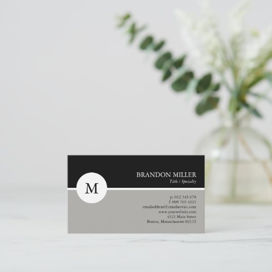 Modern Monogram Grijs & Zwart Eenzijdig Visitekaartje (Staand voorkant)