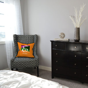 Modern Monogram Initiaal Letter oranje Sierkussen