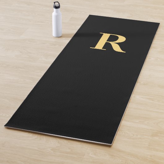 Modern Monogram Initiaal Zwart Goud Yogamat (In situ)