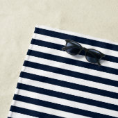 MODERN MONOGRAM NAUTISCH NAVY EN WITTE STRIPEN STRANDLAKEN (In situ)