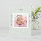 Modern Monogram Photo Birth Announcement Aankondiging (Staand voorkant)