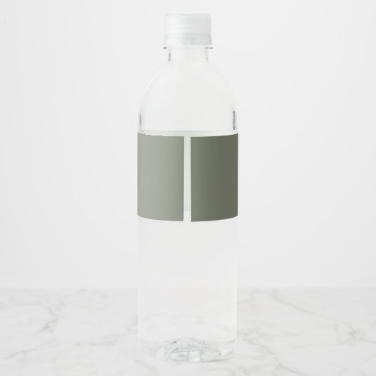 Modern Monogram Sage groen Bruiloft Waterfles Etiket (Achterkant)