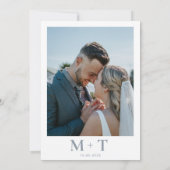 Modern Monogram Stofblauw QR Code Rsvp Bruiloft Kaart (Achterkant)