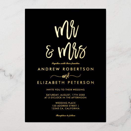 Modern Mr. Mrs script eenvoudig bruiloft goud Folie Uitnodiging (Voorkant)