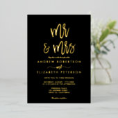 Modern Mr. Mrs script eenvoudig bruiloft goud Folie Uitnodiging (Staand Voorkant)