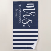 Modern Mrs Script Nautical Navy & White Stripes Strandlaken (Voorkant)
