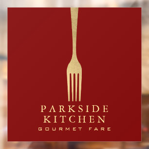 Modern namaak gouden vork restaurantlogo op rood raamsticker