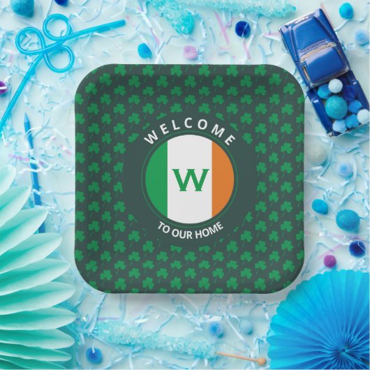 Modern Name Monogram Irish Flag Shamrock Papieren Bordje (Feest)