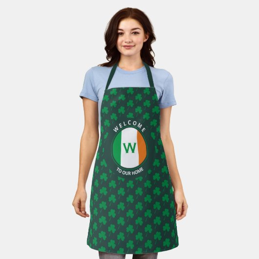 Modern Name Monogram Irish Flag Shamrock Schort (Gedragen)