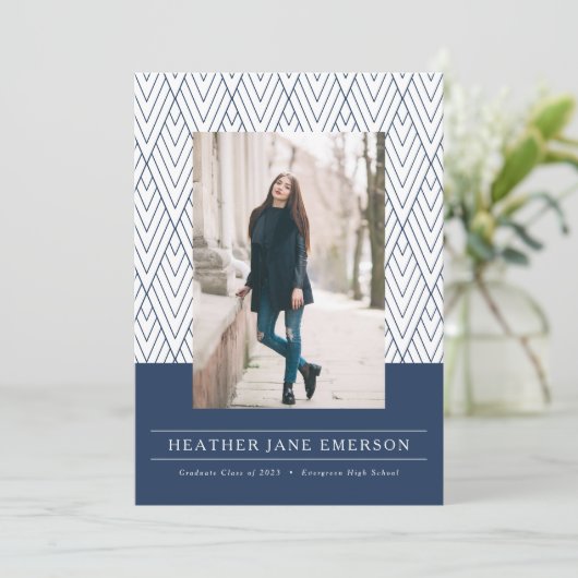 Modern Navy Afstuderen Aankondiging (Staand voorkant)