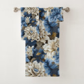 Modern Navy Blue Ivory Gold Floral Bath Towel (En situation)