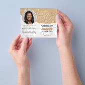 Modern Notaris Openbare Profielfoto QR-code Goud Flyer (Hand)