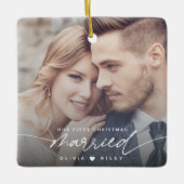 Modern Onze eerste kerst getrouwde fotoscript Keramisch Ornament (Voorkant)