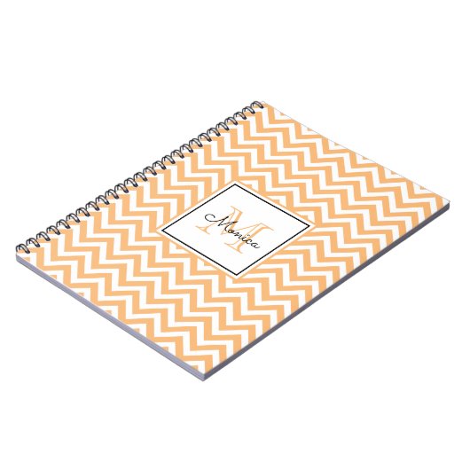 Modern Oranje Chevron Pattern met Monogram Notitieboek (Linkerzijde)