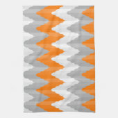 Modern Oranje en grijs Chevron striped pattern Theedoek (Verticaal)