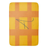 Modern Oranje Geel Kleur Monogram Naam Initiaal Badmat (Voorkant Verticaal)