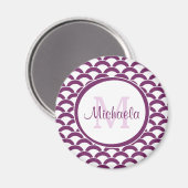 Modern Paars en Witte Schelpen Monogram en Naam Magneet (Voorkant / Achterkant)
