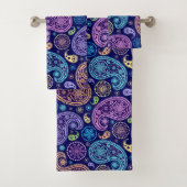 Modern Paisley Pattern Bad Handdoek (Insitu)