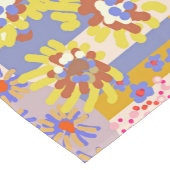 Modern Patchwork Daisy Flowers op Periwinkle Korte Tafelloper (Hoek)