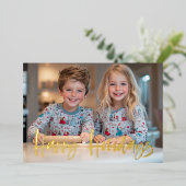 Modern Penseel Script Rood Aangepaste Foto Kerstmi Folie Feestdagenkaart (Staand Voorkant)