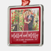 Modern penseelscript, rood gehuwd en smeerd metalen ornament (Links)