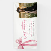 Modern Pink Bow Coquette Afstuderen Gefeliciteerd Spandoek (Verticaal)