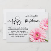 Modern Pink Daisy Floral Doctors Day Bedankkaart (Voorkant)