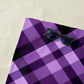 Modern Plum Paarse geruite Pattern Strandlaken (In situ)