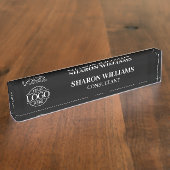 Modern Professioneel Zwart Wit Kantoor Titelbureau Naambordje (Zijkant)