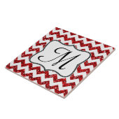Modern Red Glitter Chevron Monogram Display Tile Tegeltje (Zijkant)