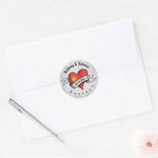 Modern Red Heart Voeg namen en datum toe Ronde Sticker (Envelop)